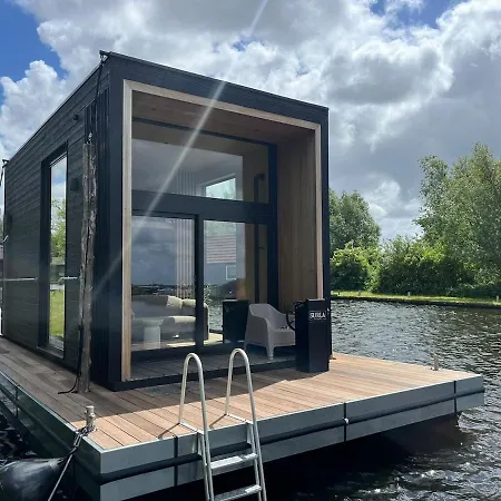 Bateau-hôtel Winter Getaway Houseboat Romantic Monnickendam