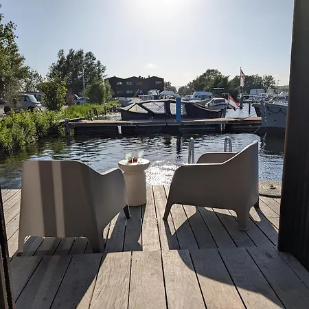 Modern Tiny Houseboat To Visit Amsterdam *